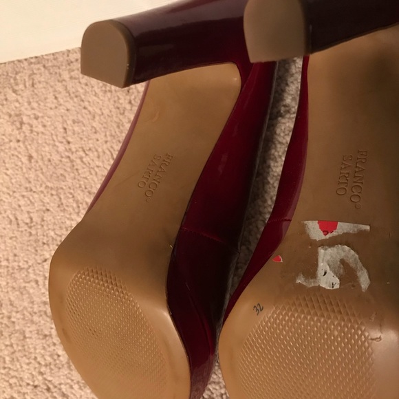 Shiny candy-apple Red 4” heels - Picture 3 of 4